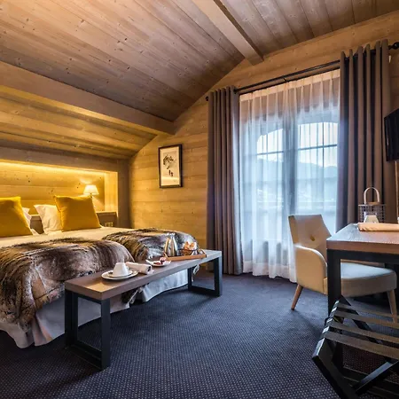 Le Samoyede מלון 4*